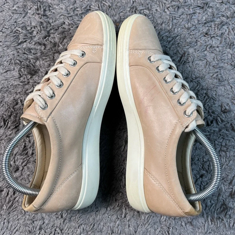 ECCO WOMEN'S SOFT Size 9 SNEAKERS